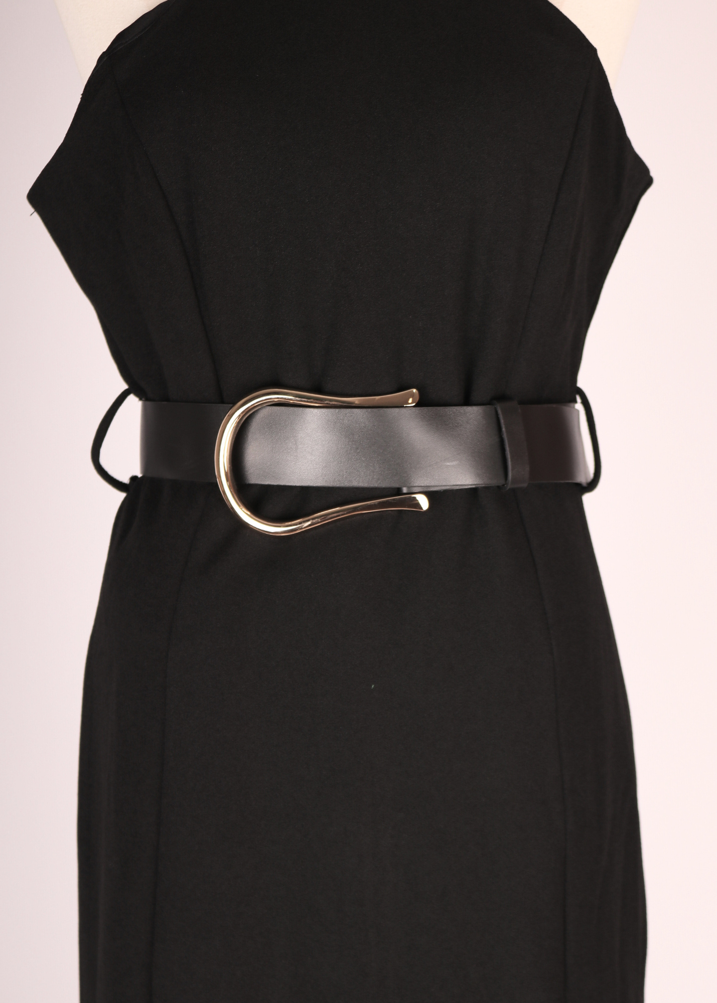 VESTIDO HALTER FLECOS NEGRO