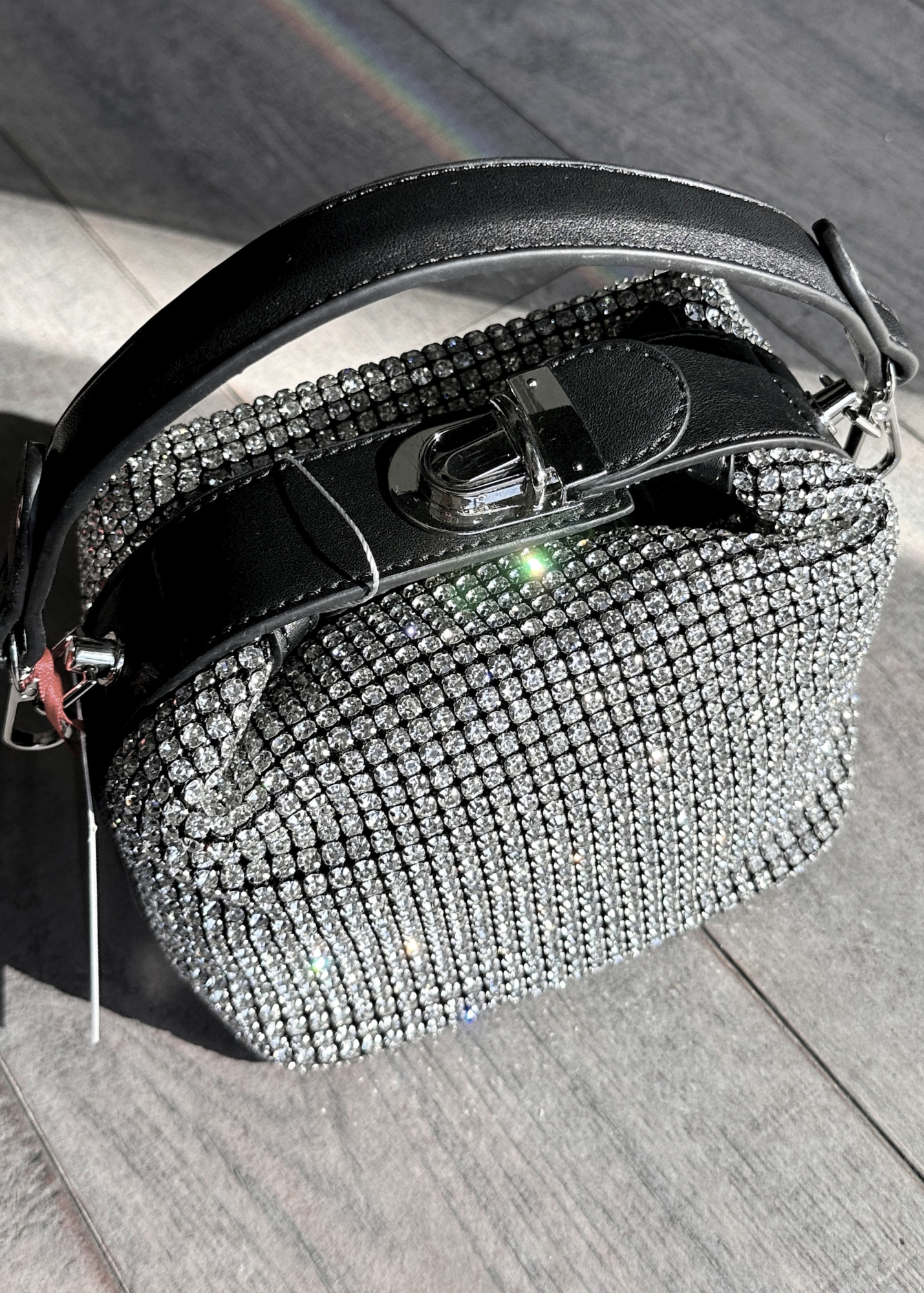 MINI BOLSO ASA CUERO Y BROCHE PLATA