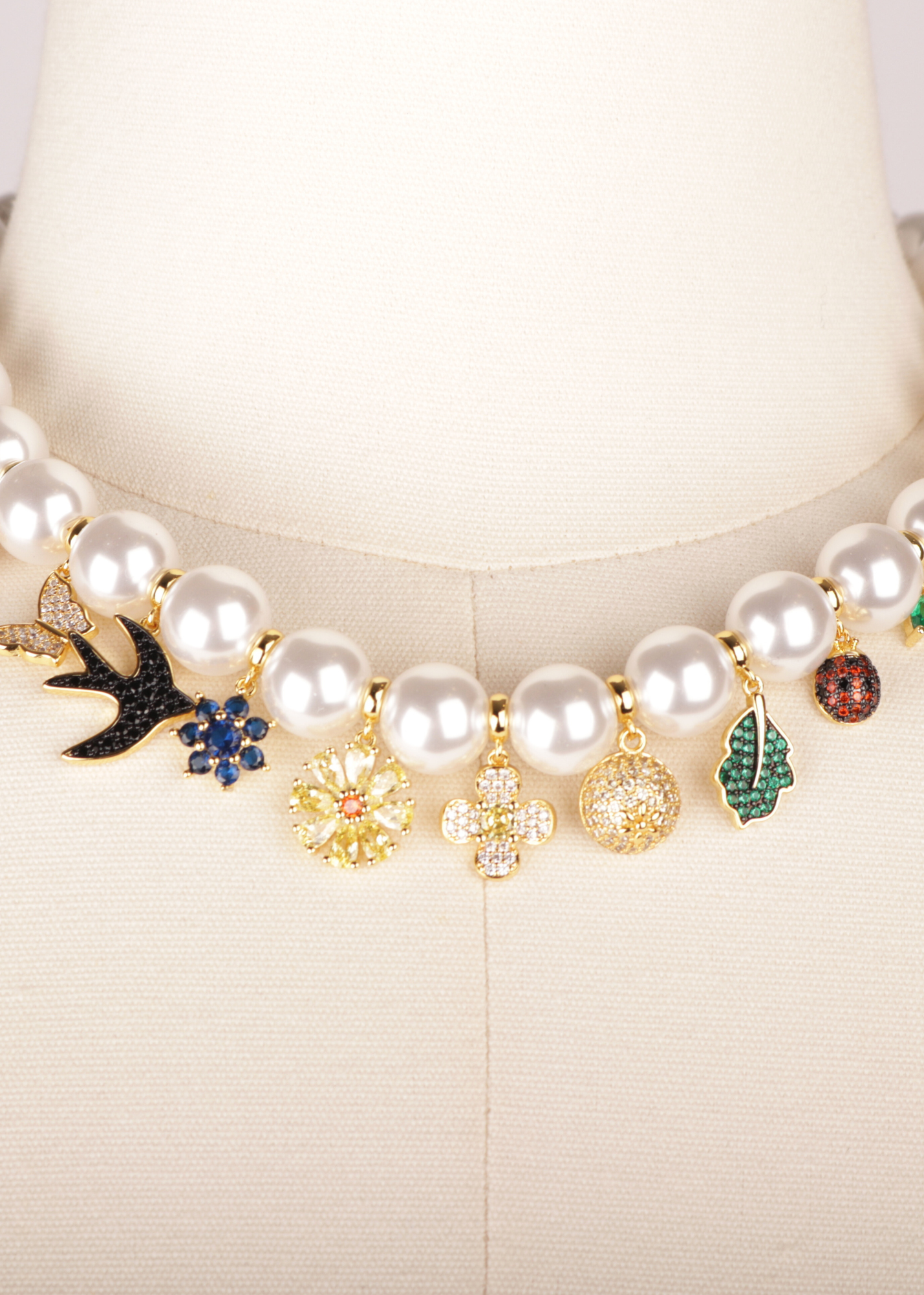 COLLAR PERLAS DIJES VARIOS