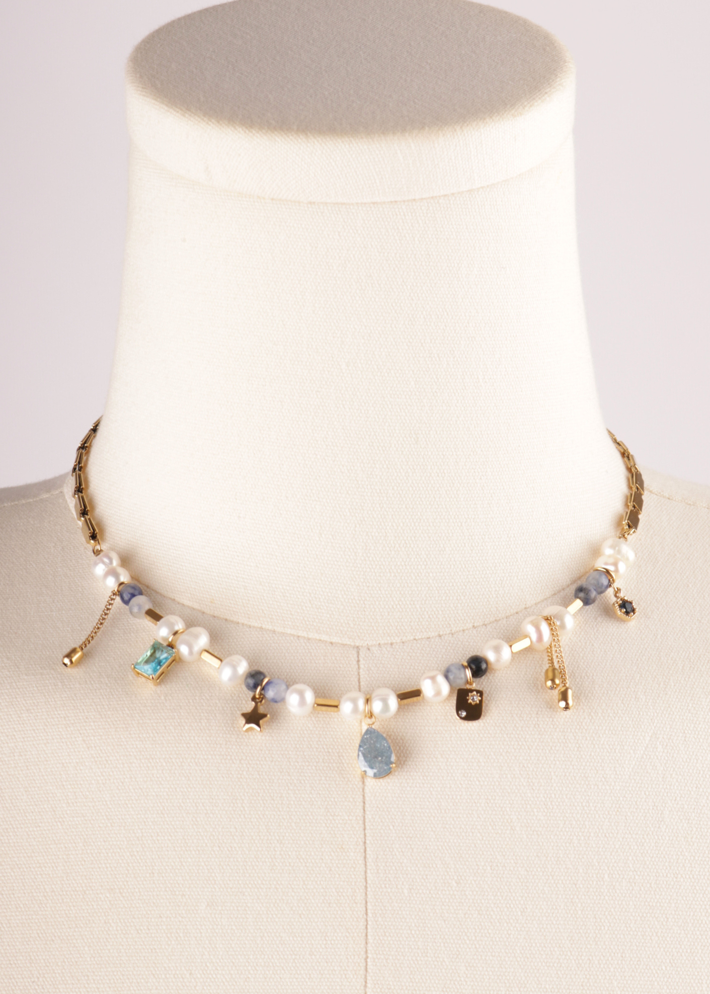 COLLAR DIJE GOTA AZUL