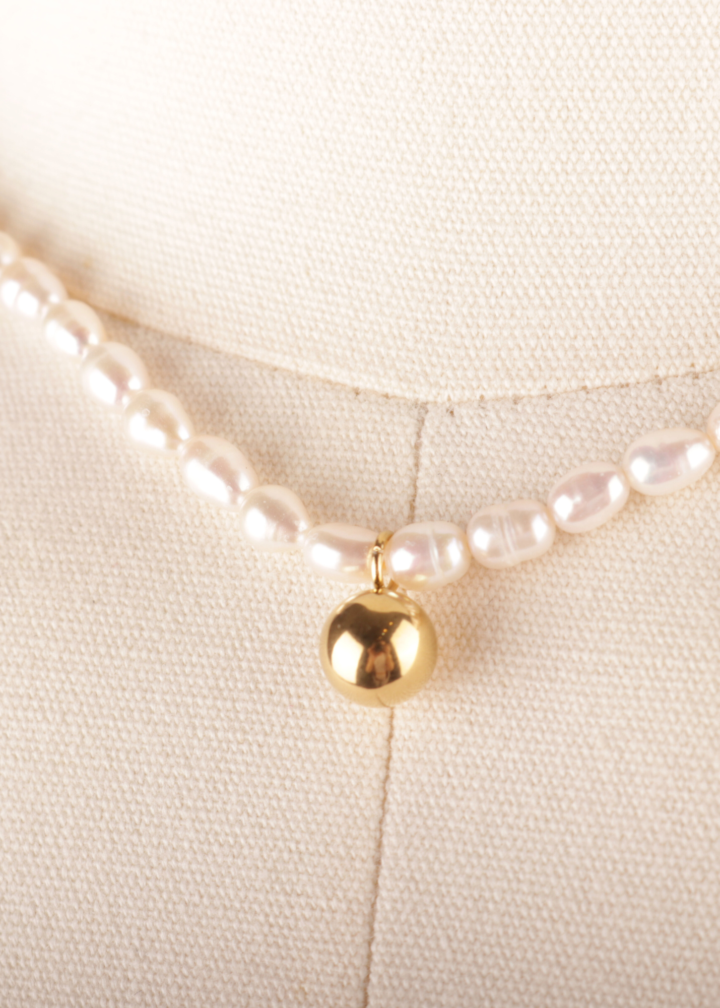 COLLAR PERLA OVALADA DIJE