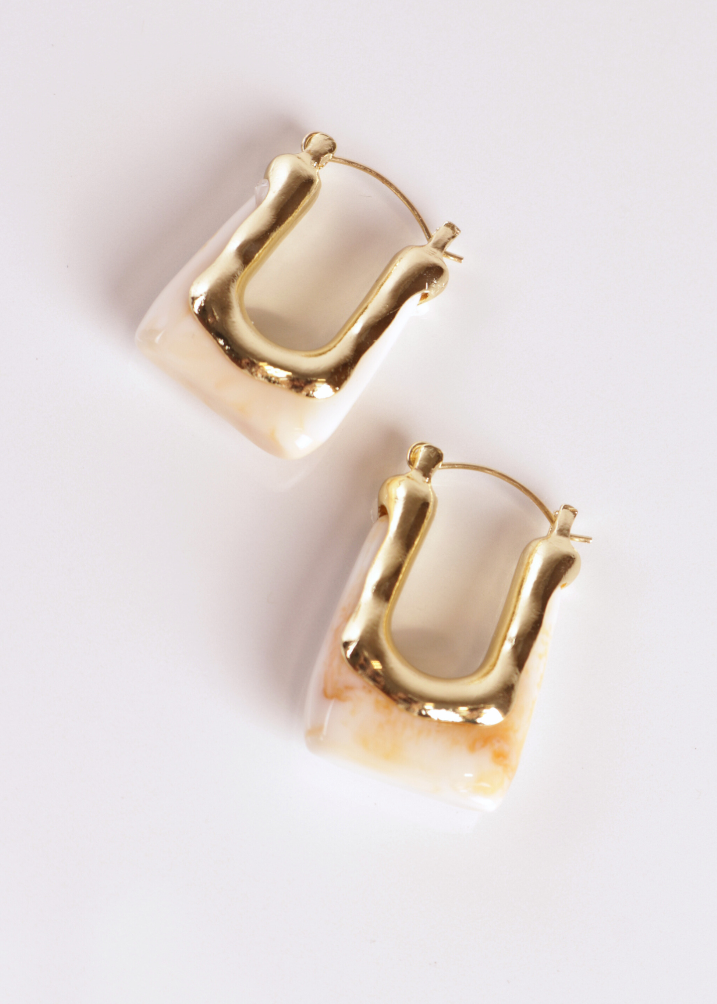 ARETES ACRILICO BLANCO BISEL D