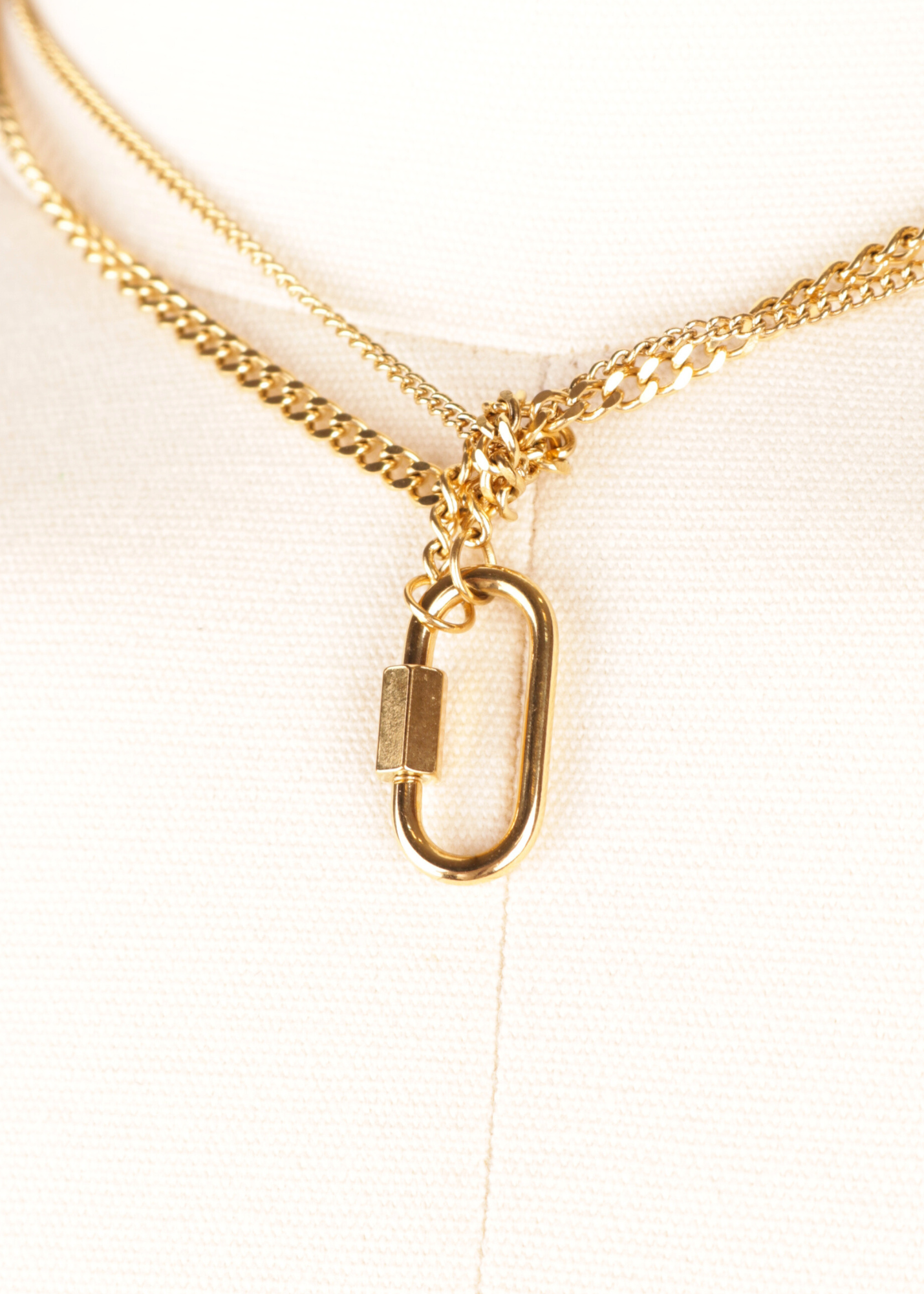 COLLAR CADENA DIJE DE ROSCA