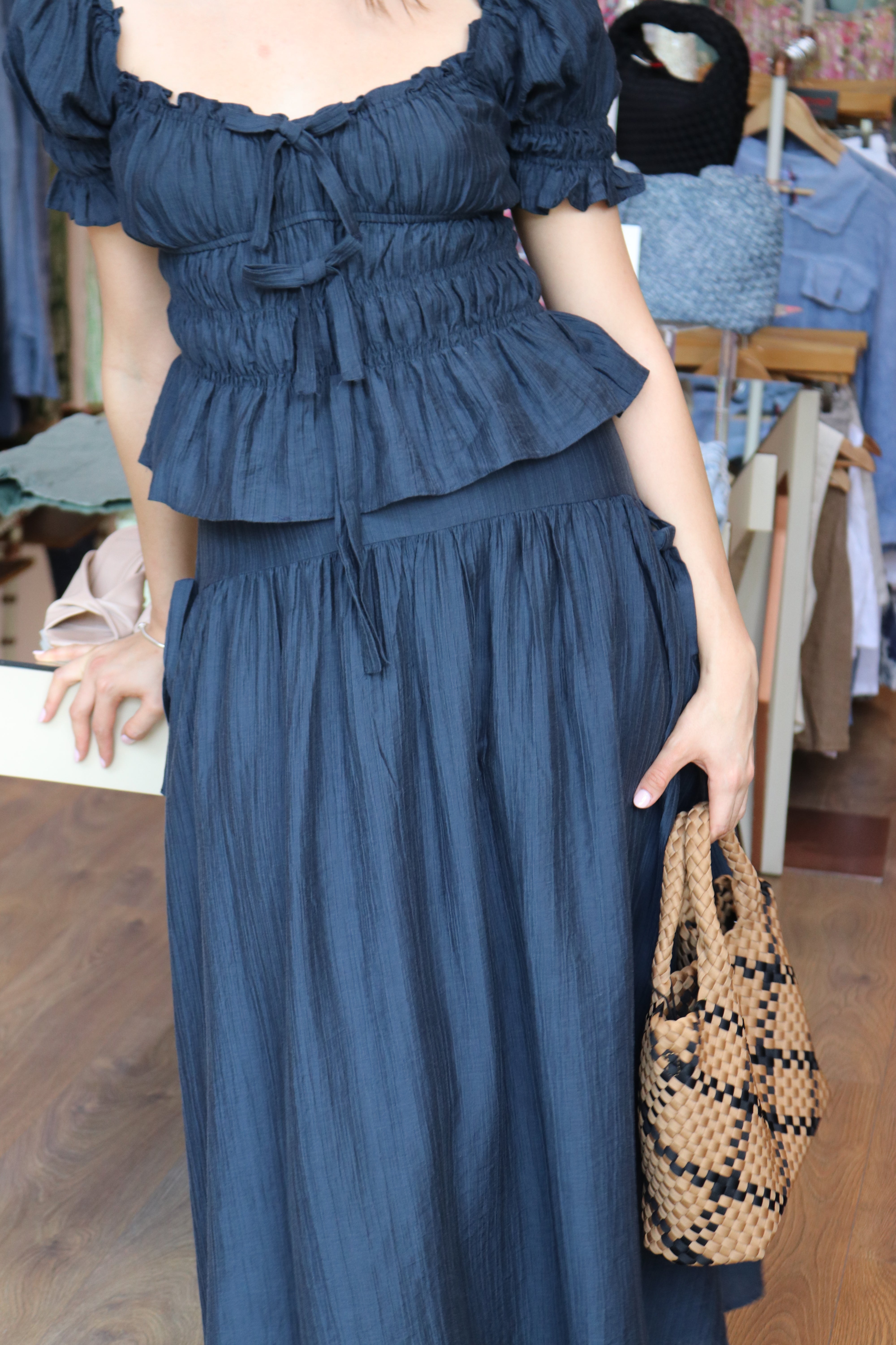 MAXI FALDA DETALLE DE CINTAS