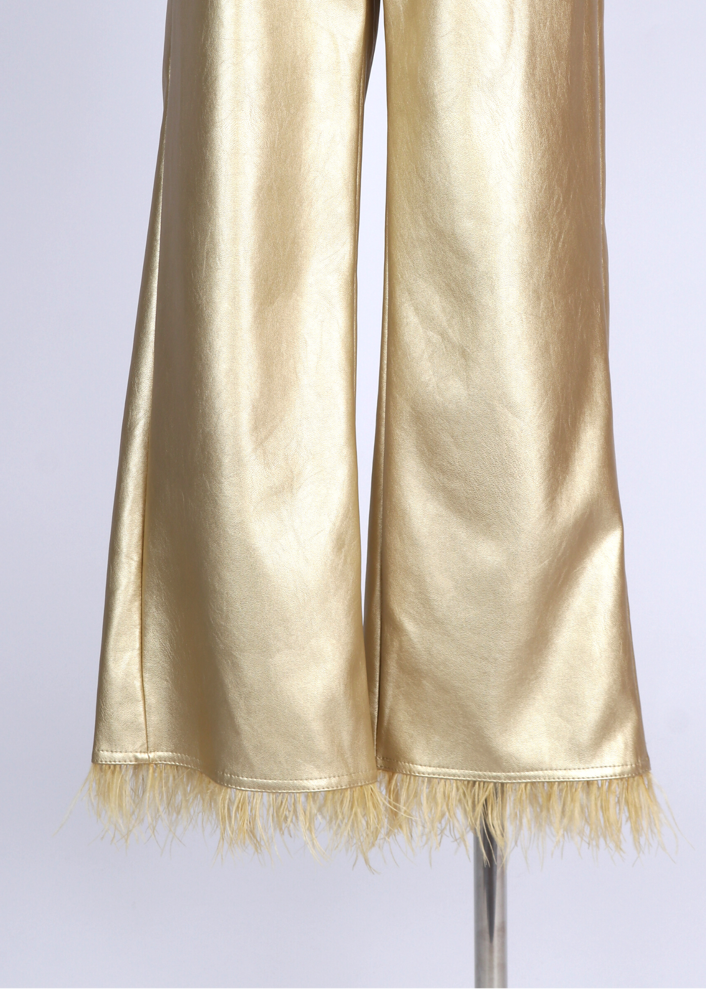 PANTALON PLUMAS VINIPIEL ORO