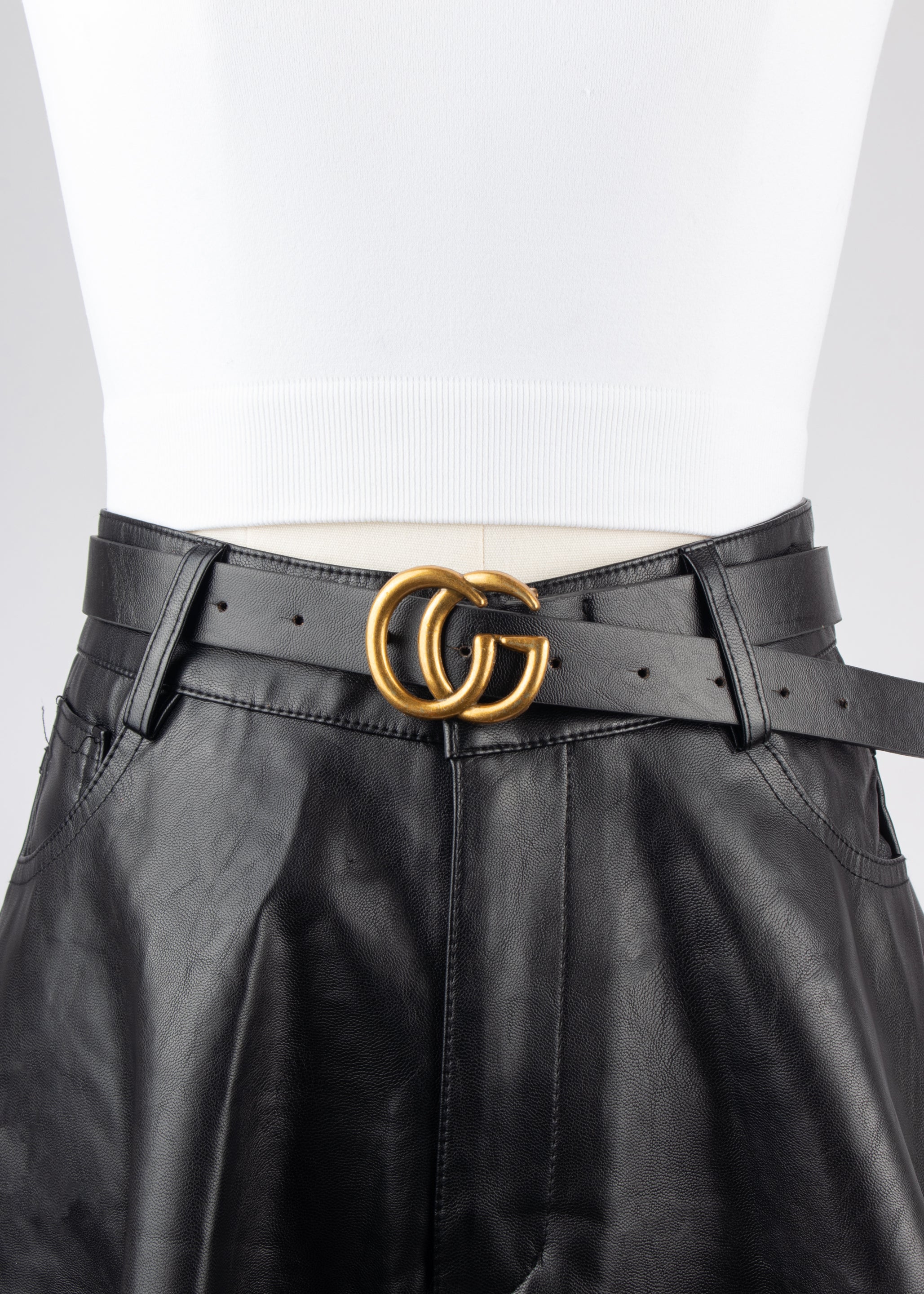 Short fluido vinipiel