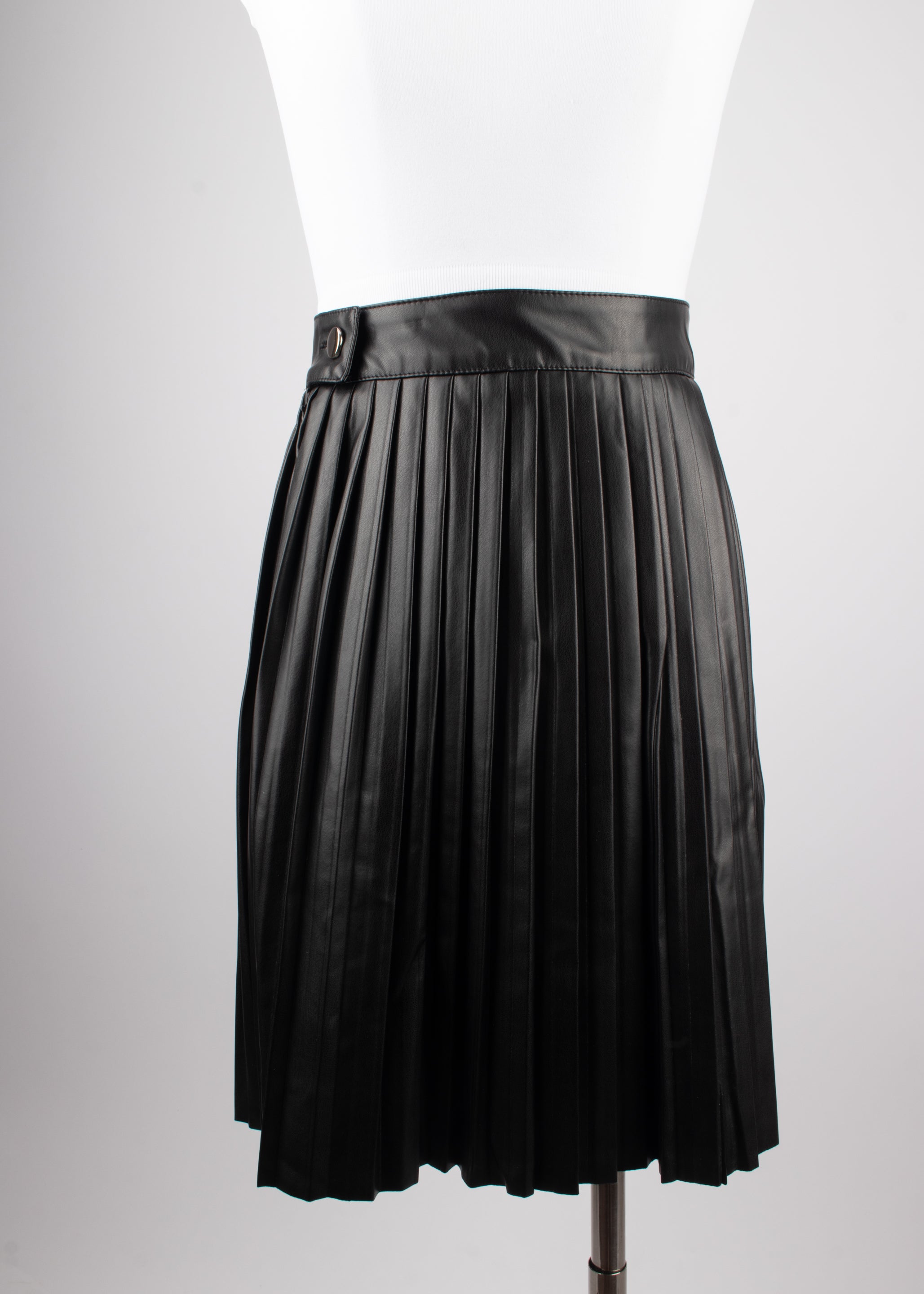 Falda tablones broche vinilpiel