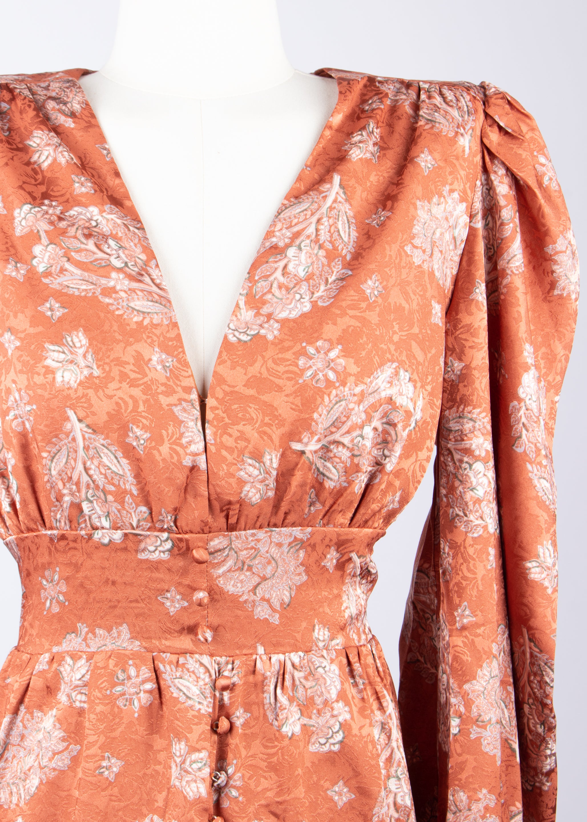 Vestido paisley botones