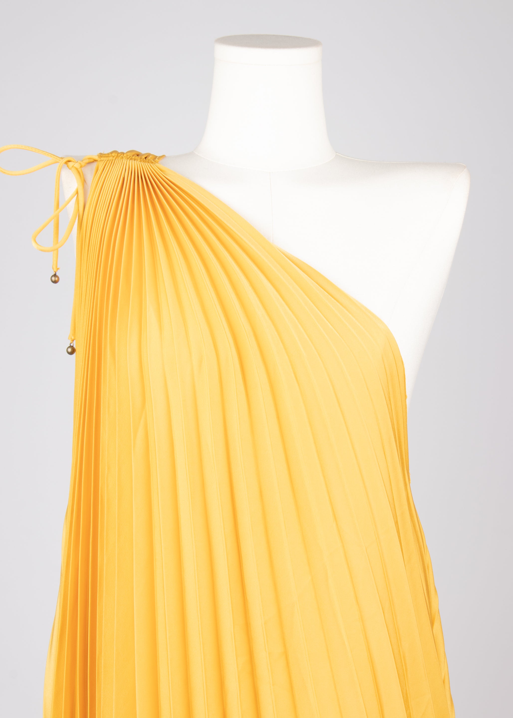 VESTIDO PLIZADO AMARILLO