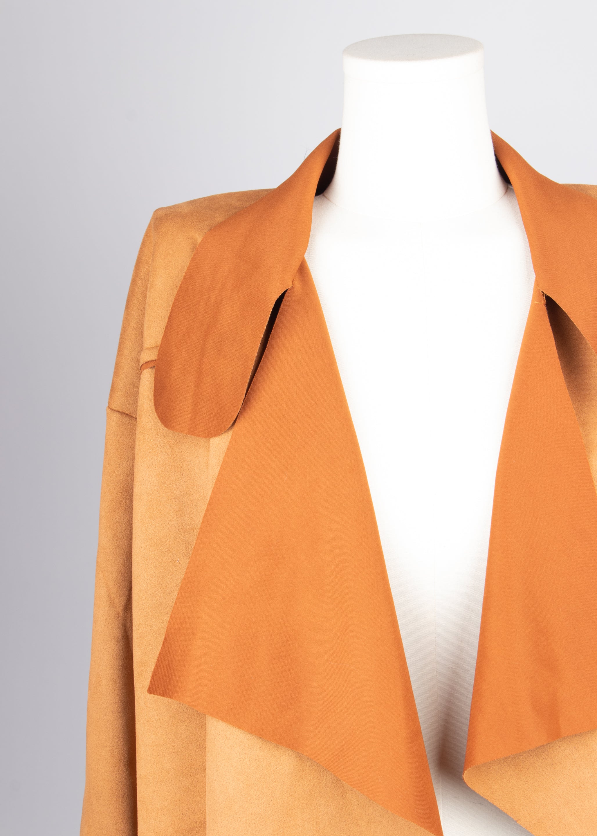 Jacket asimétrica gamuza italiana