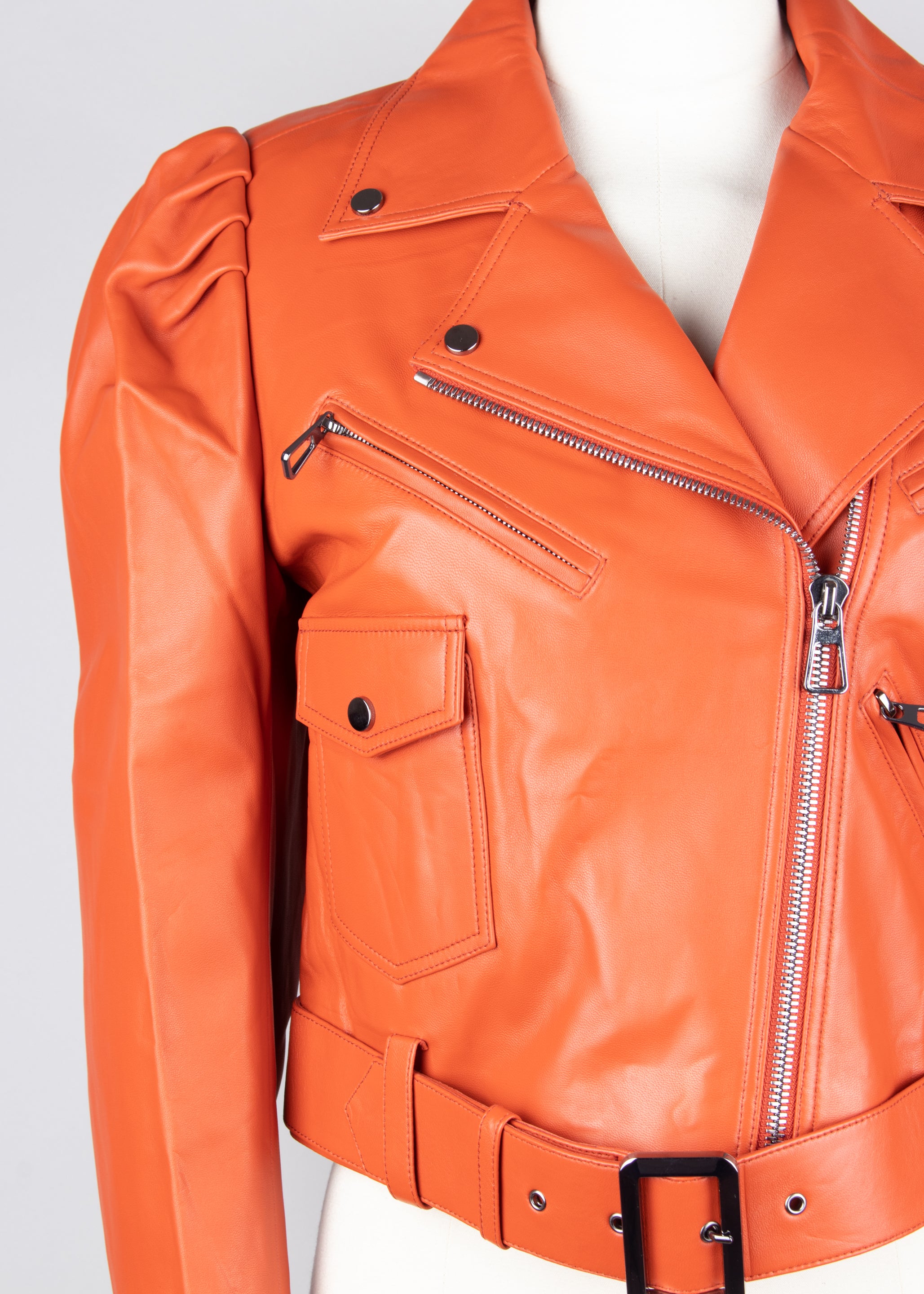 Chaqueta de piel de cordero teñida carmin