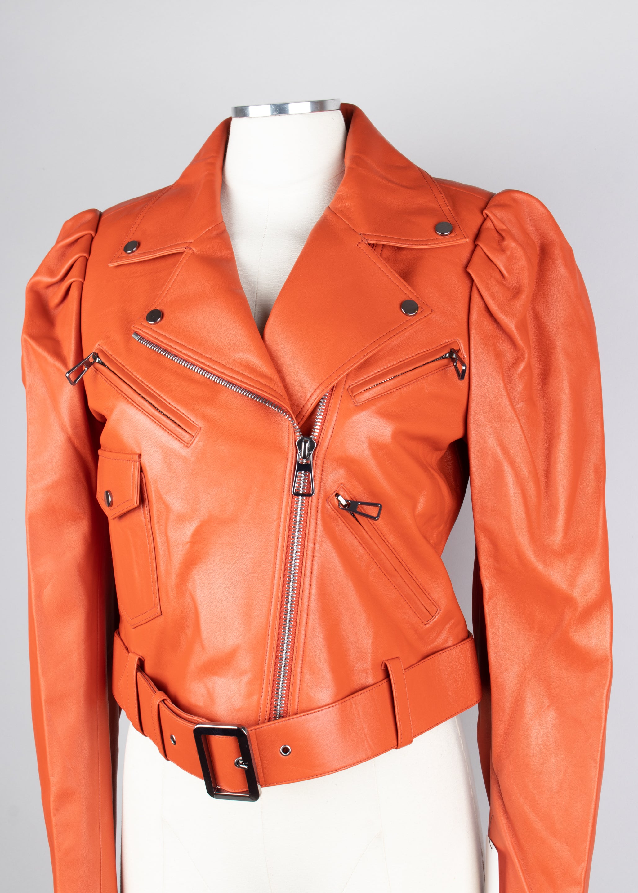 Chaqueta de piel de cordero teñida carmin