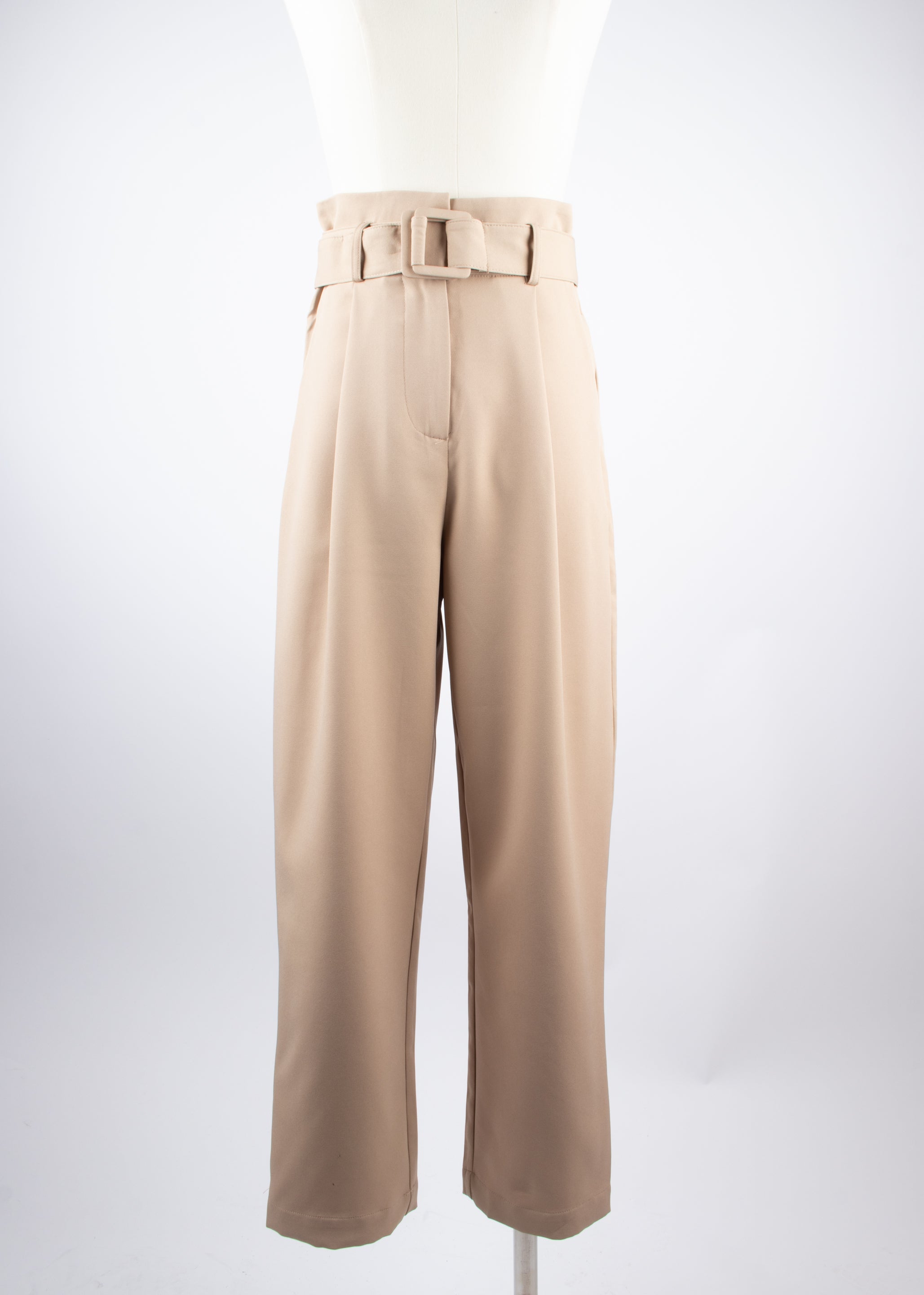 Pantalón recto con cinto beige