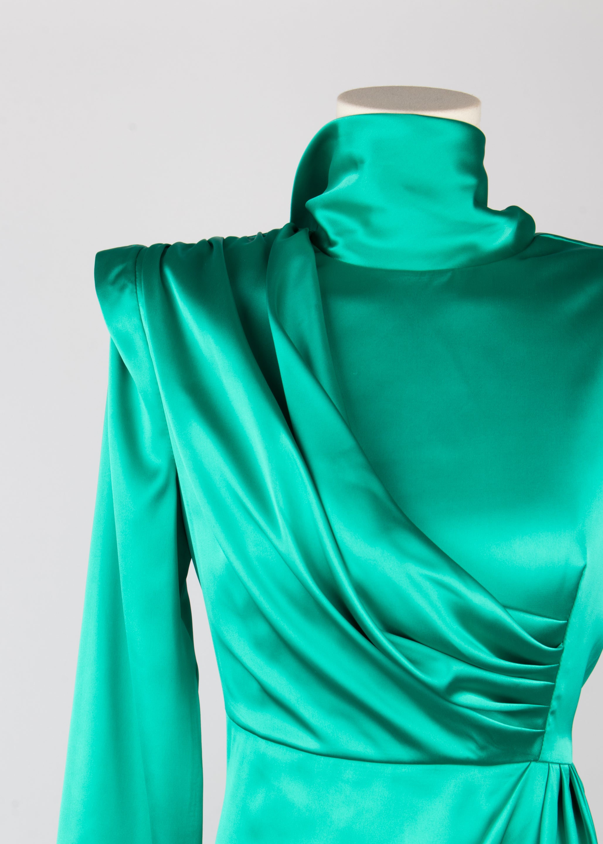 EP Luxury Vestido Verde Plumas