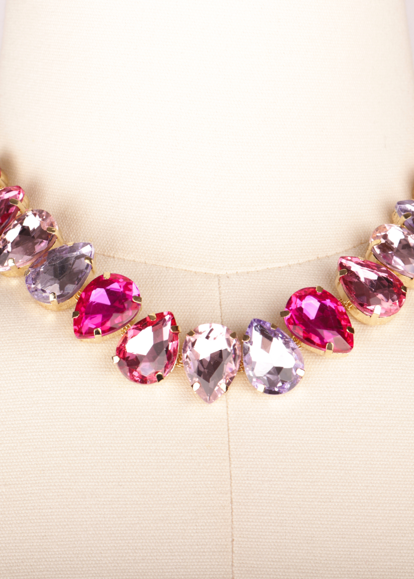 COLLAR GOTAS FUSHIA