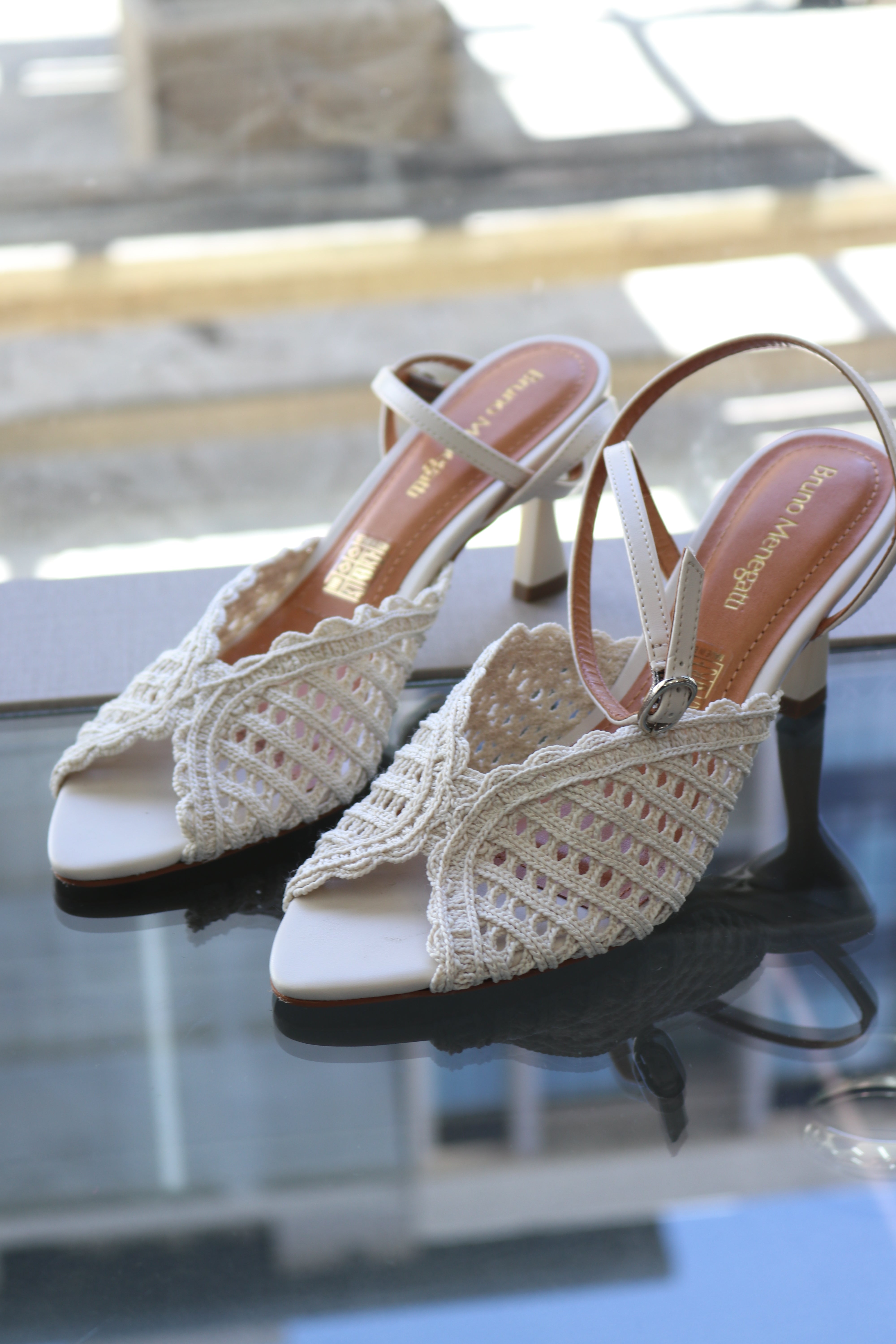 BRUNO MENEGATTI STRAP CROCHET SANDALIA