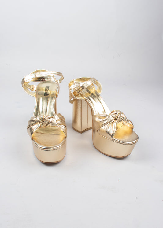 Sandalia metálico dorado
