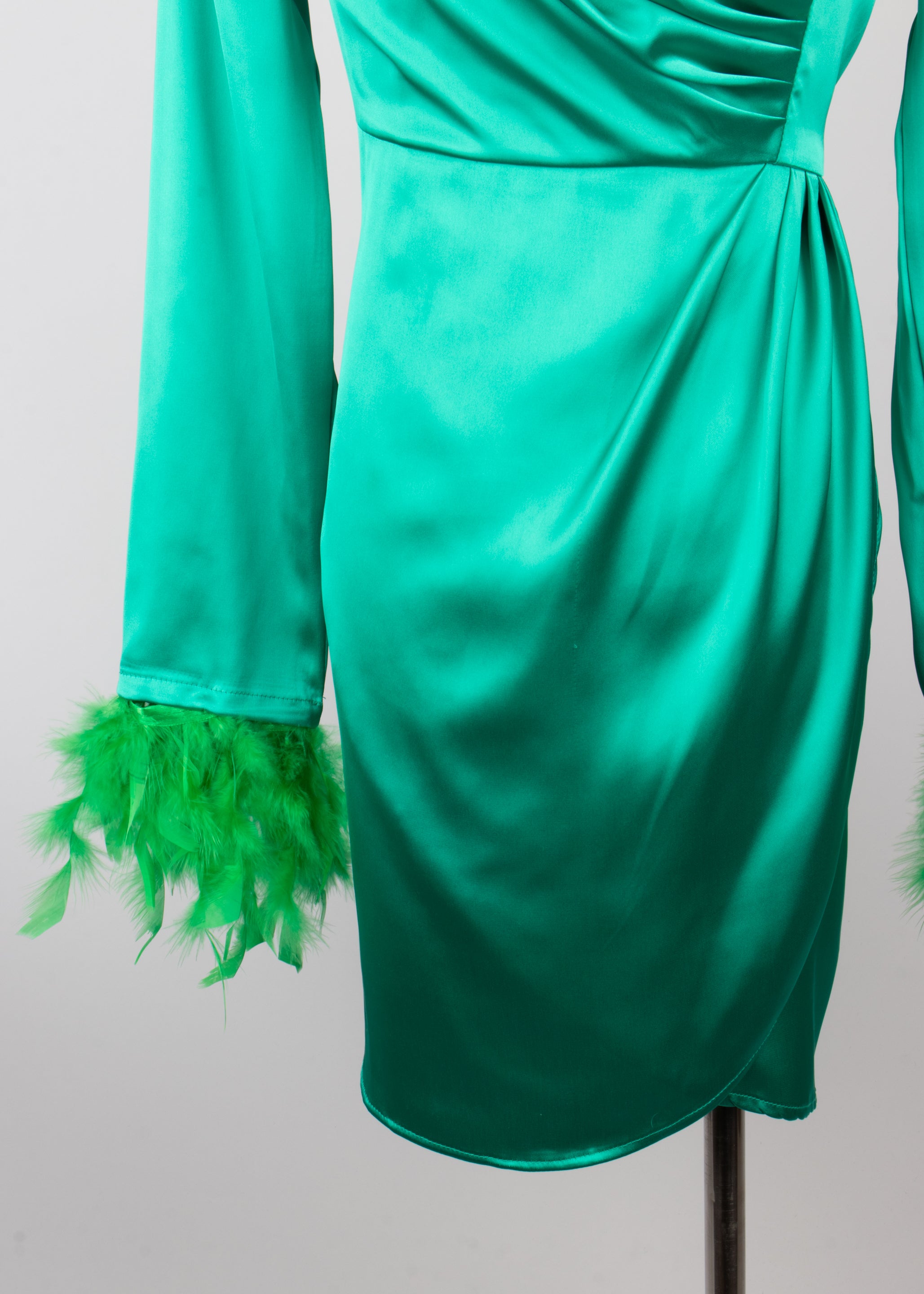 EP Luxury Vestido Verde Plumas